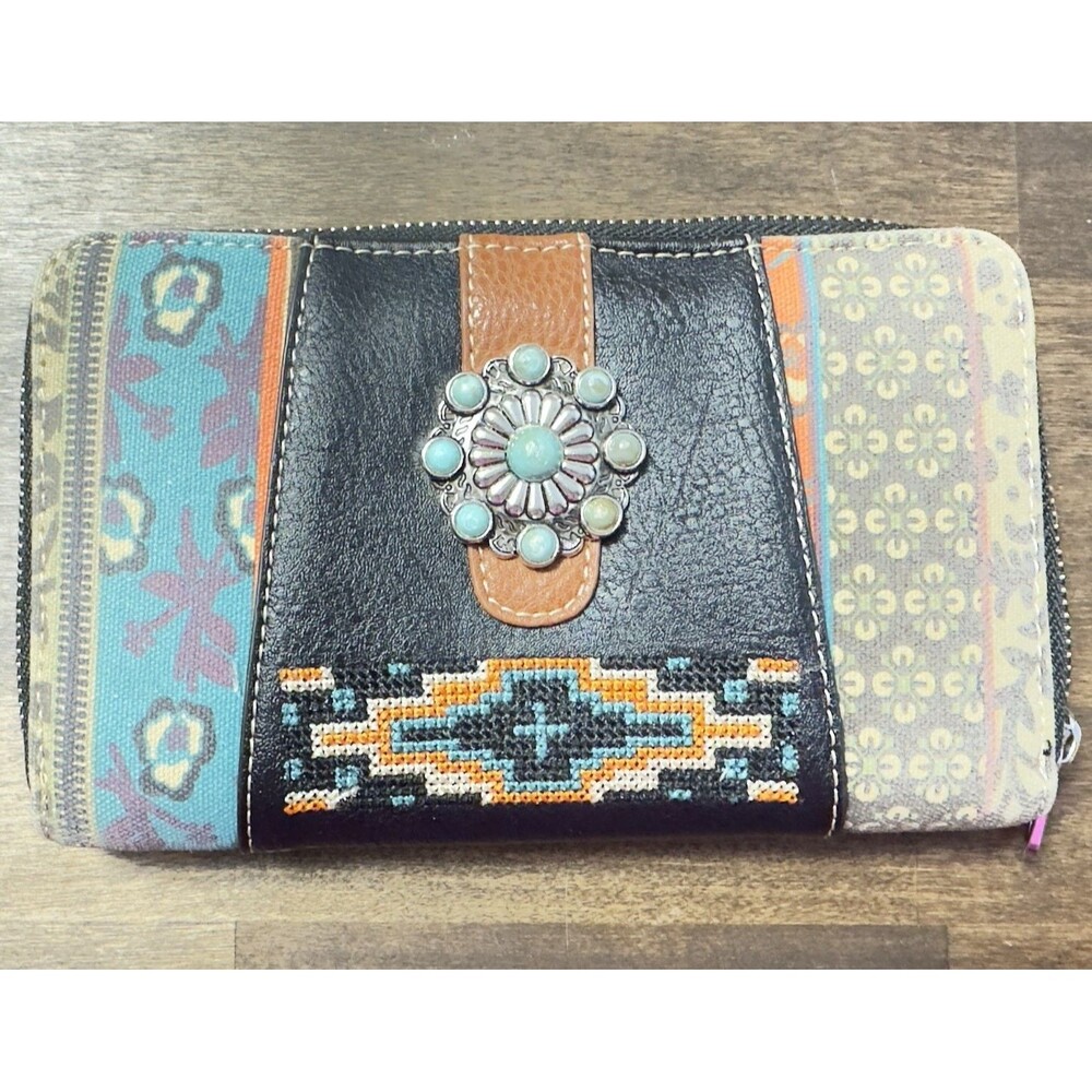 Montana West Western Concho Ladies Stitching and Turquoise Enhanced Wallet